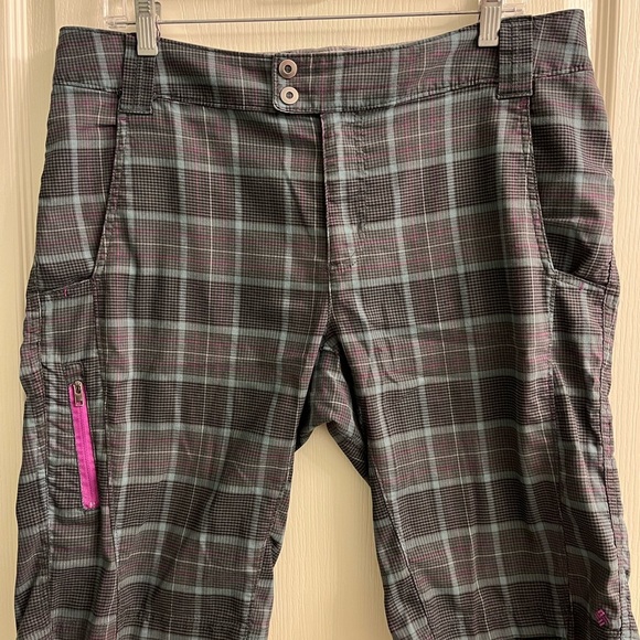 Columbia Pants - Columbia Omni shade  shorts